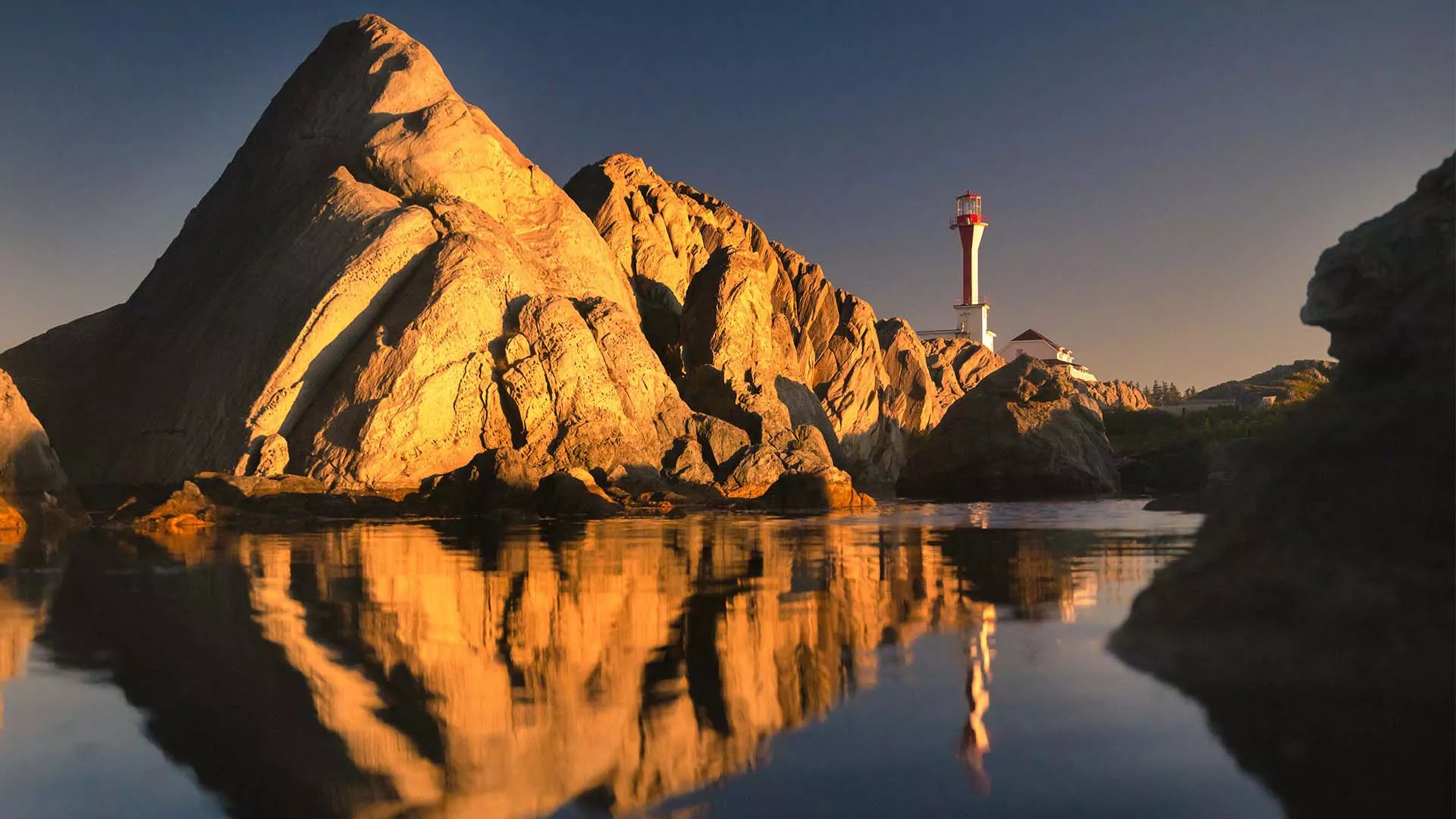 Cape Forchu Lighthouse - Image 3