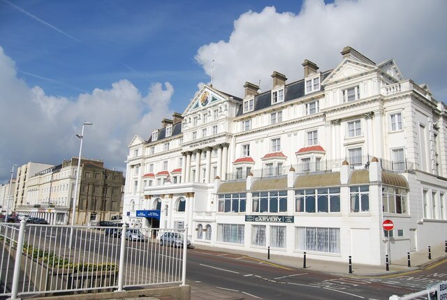 Victoria by the Sea - Image 3